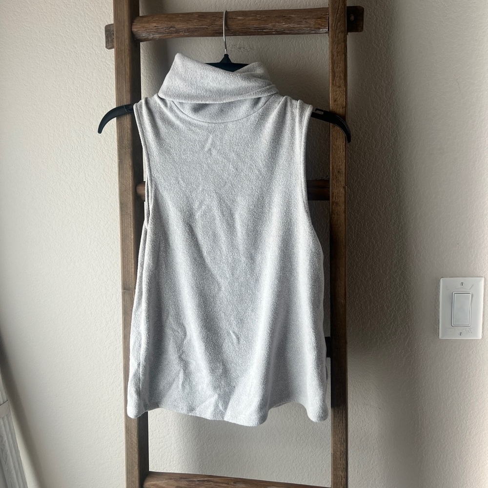 EXPRESS - turtleneck tank, size xs